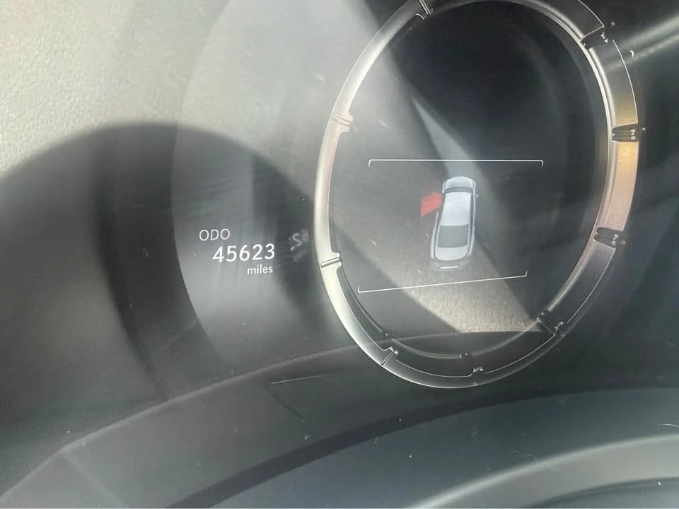 2023 Lexus IS 3rd Gen - Image 6 of 7