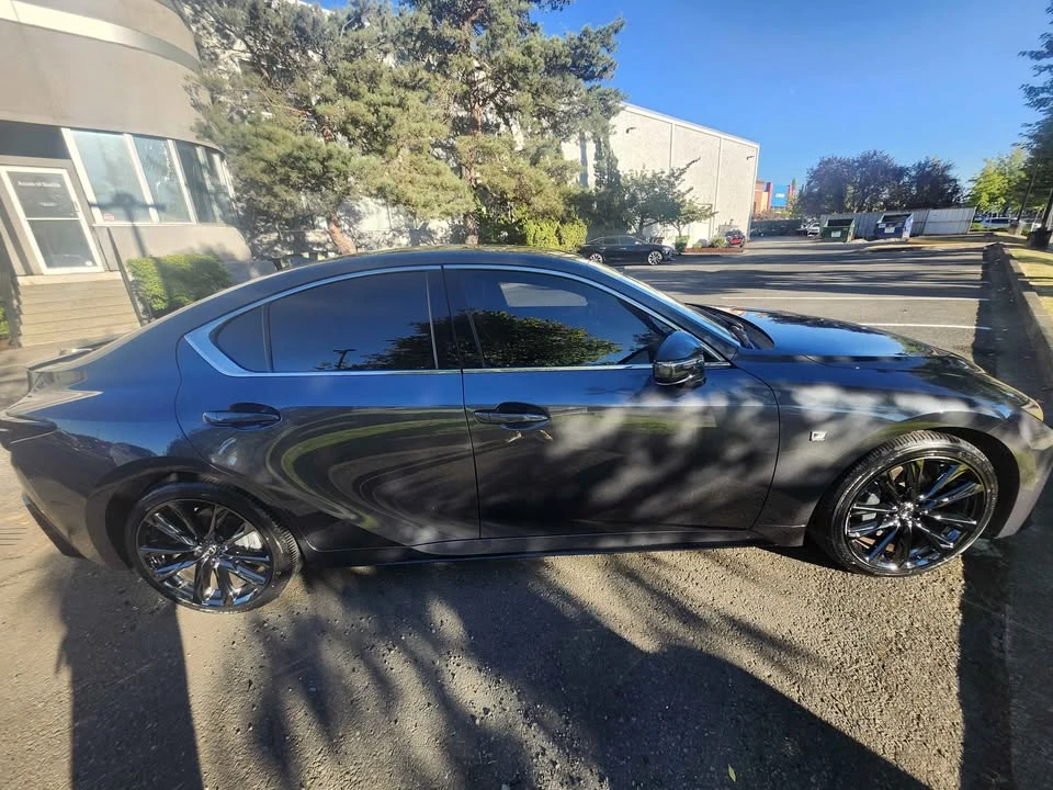 2023 Lexus IS 3rd Gen - Image 9 of 10