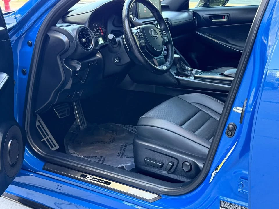 2023 Lexus IS 3rd Gen - Image 9 of 16