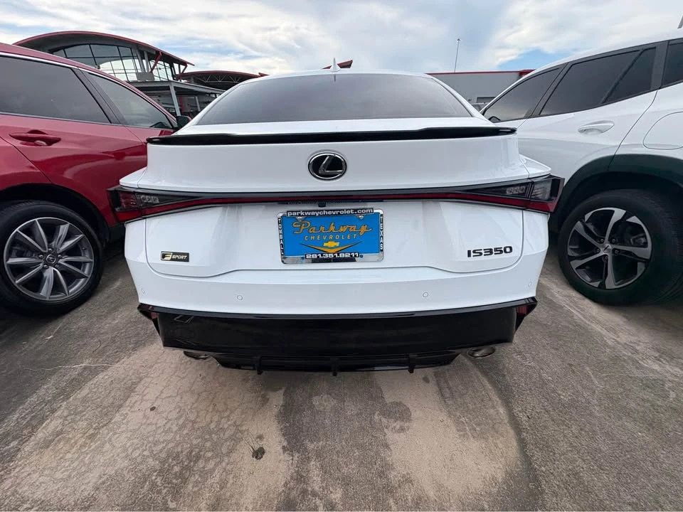 2023 Lexus IS 3rd Gen - Image 5 of 13