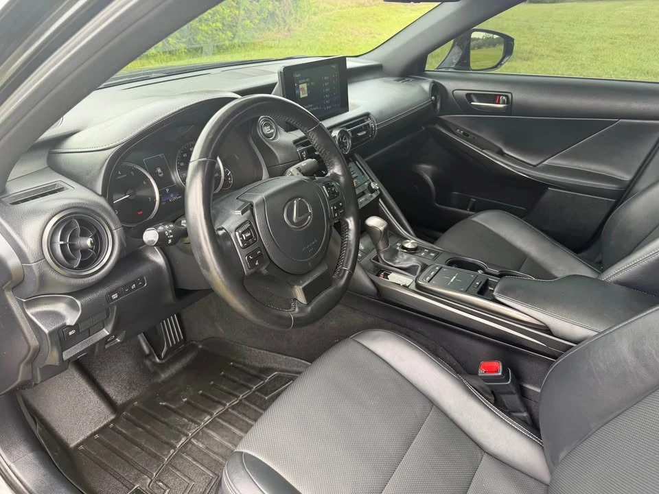 2023 Lexus IS 3rd Gen - Image 9 of 13