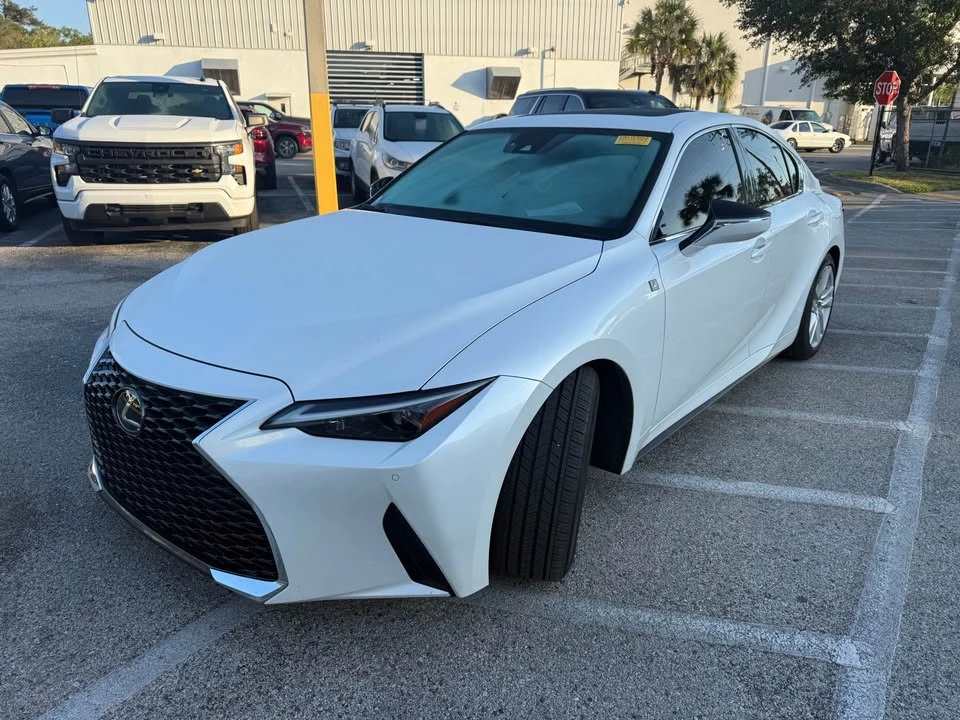 2023 Lexus IS 3rd Gen - Image 3 of 11