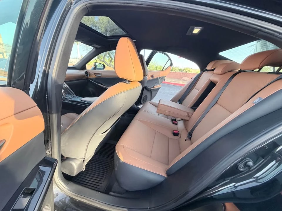 2023 Lexus IS 3rd Gen - Image 15 of 20