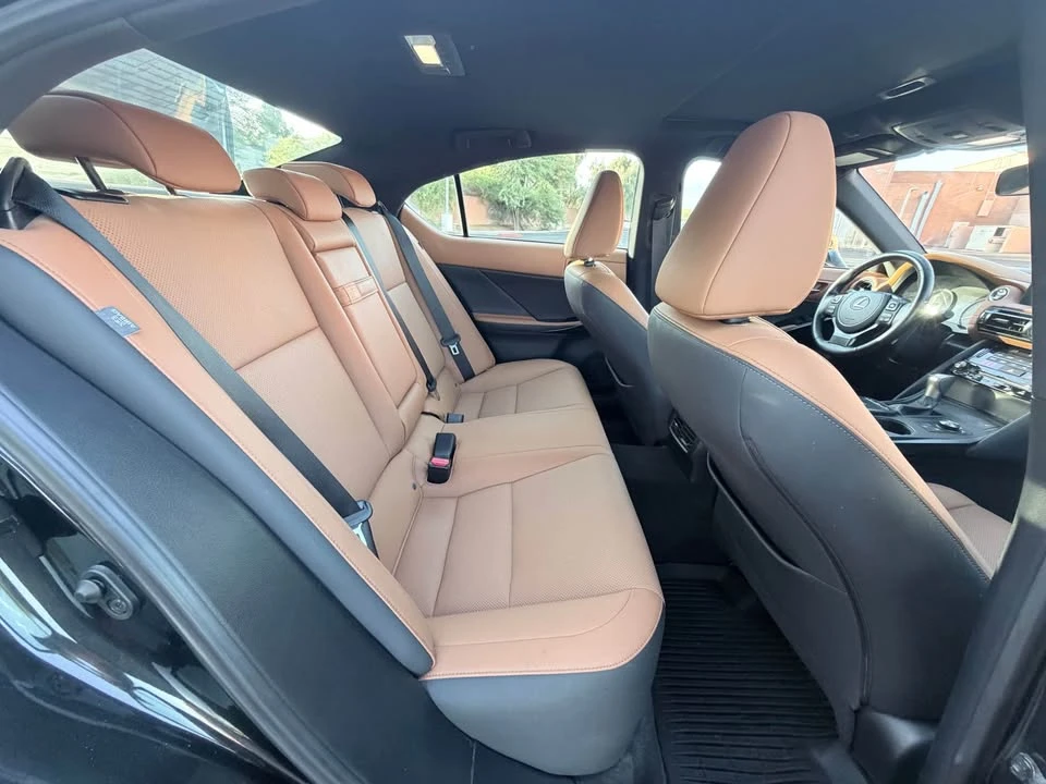 2023 Lexus IS 3rd Gen - Image 14 of 20