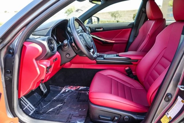 2023 Lexus IS 3rd Gen - Image 17 of 31
