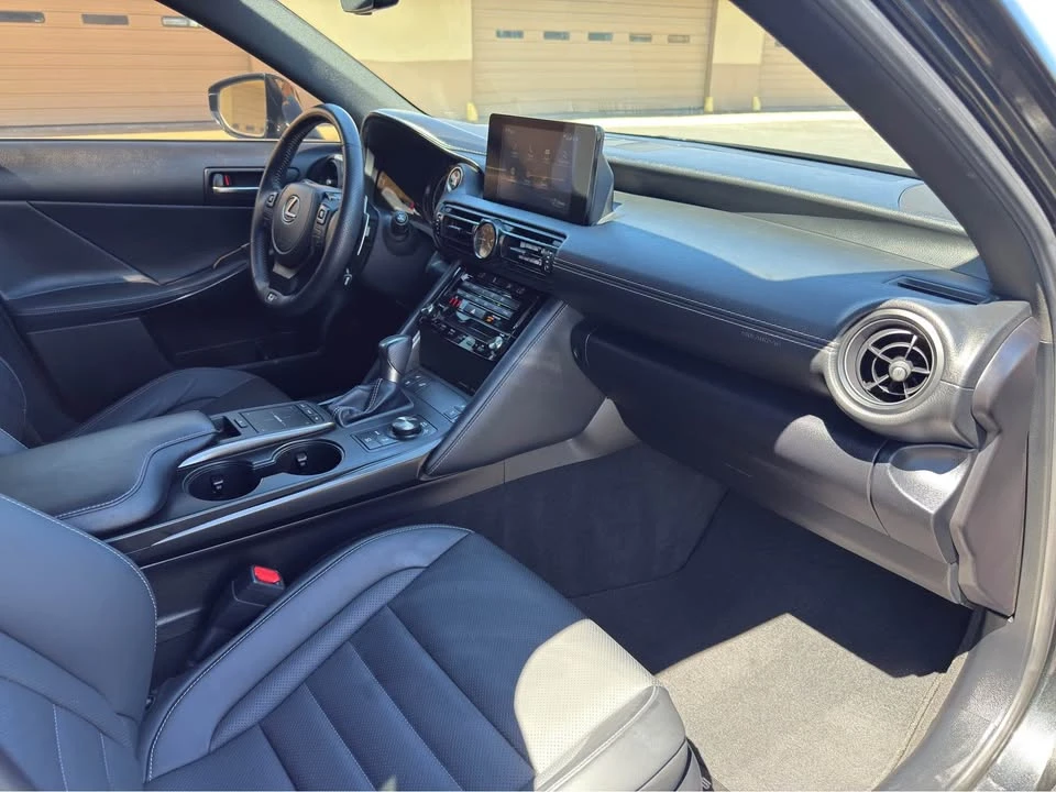 2023 Lexus IS 3rd Gen - Image 19 of 20