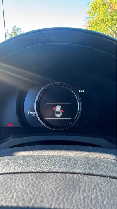 2023 Lexus IS 3rd Gen - Image 7 of 10