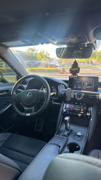 2023 Lexus IS 3rd Gen - Image 9 of 10
