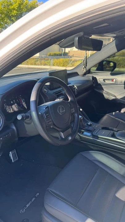 2023 Lexus IS 3rd Gen - Image 5 of 10