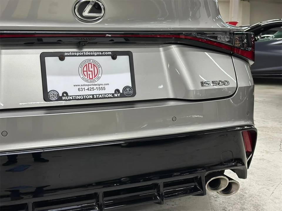 2023 Lexus IS 3rd Gen - Image 9 of 31