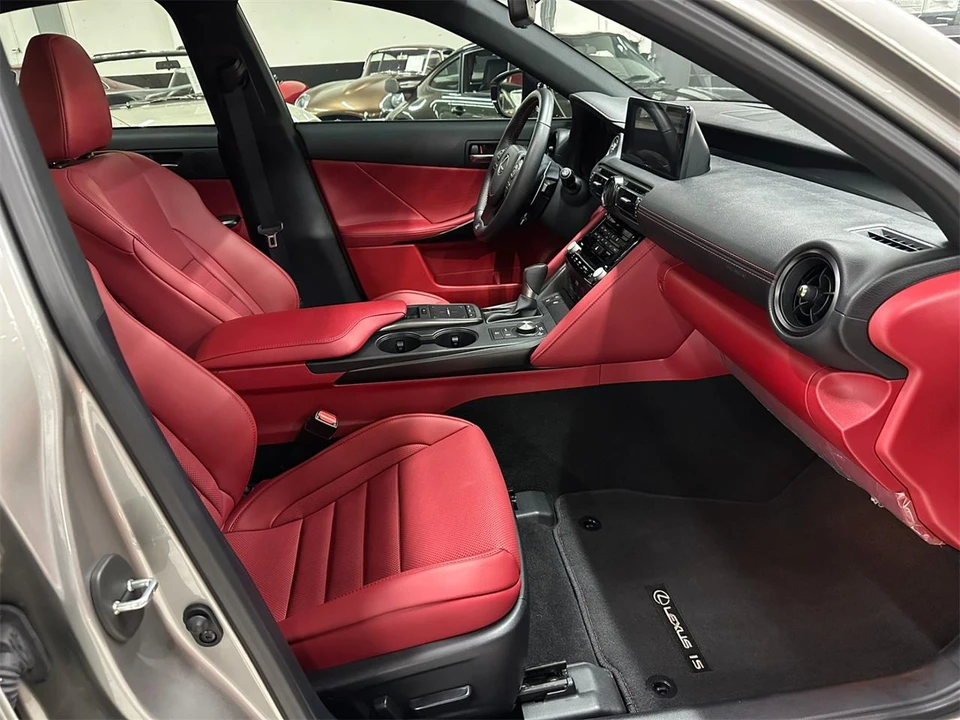 2023 Lexus IS 3rd Gen - Image 19 of 31