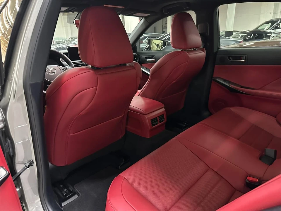 2023 Lexus IS 3rd Gen - Image 23 of 31