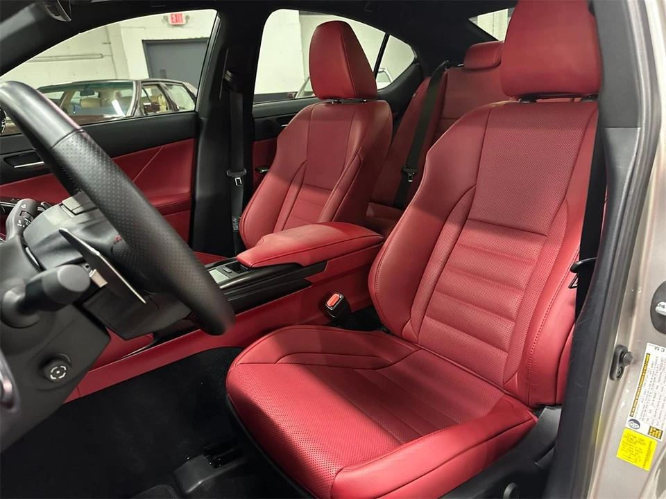 2023 Lexus IS 3rd Gen - Image 15 of 31