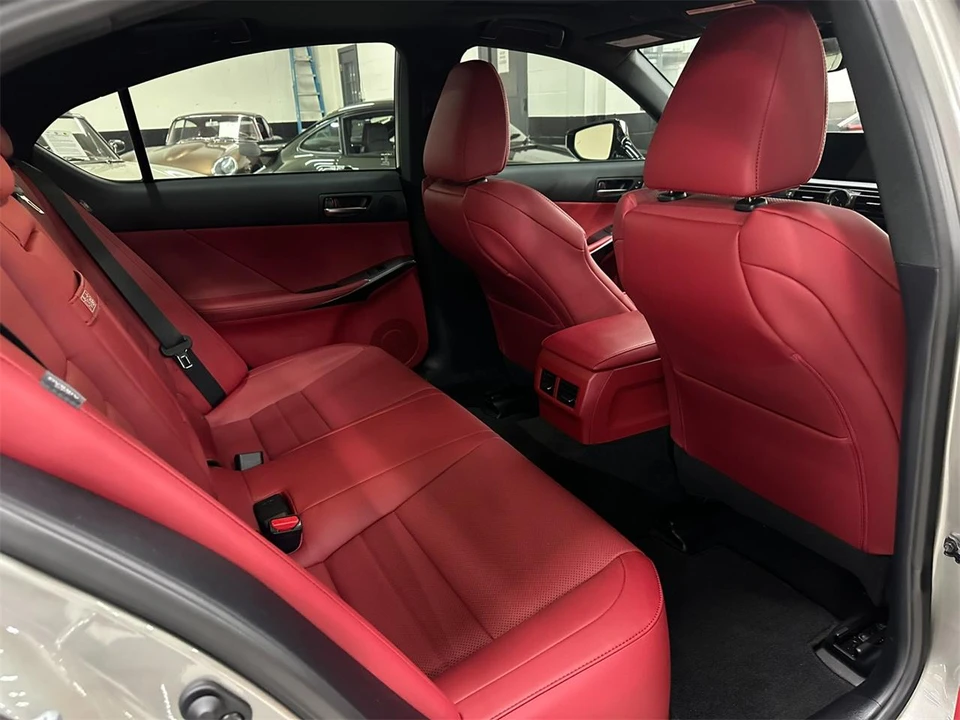 2023 Lexus IS 3rd Gen - Image 25 of 31