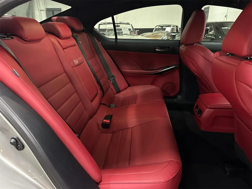 2023 Lexus IS 3rd Gen - Image 26 of 31
