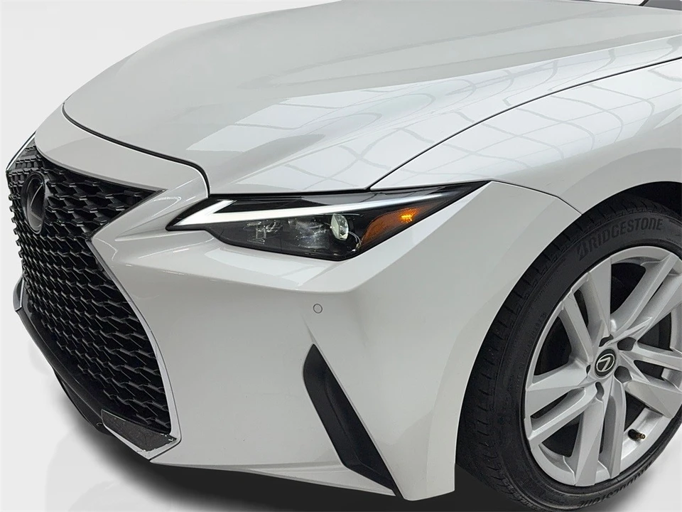 2023 Lexus IS 3rd Gen - Image 5 of 12