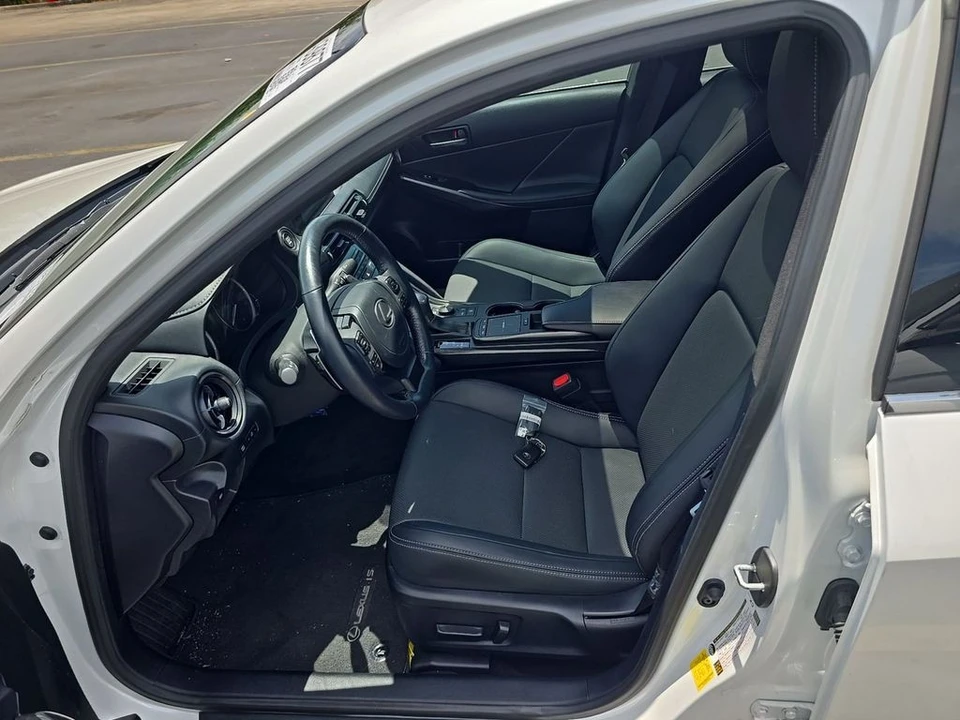 2023 Lexus IS 3rd Gen - Image 4 of 10