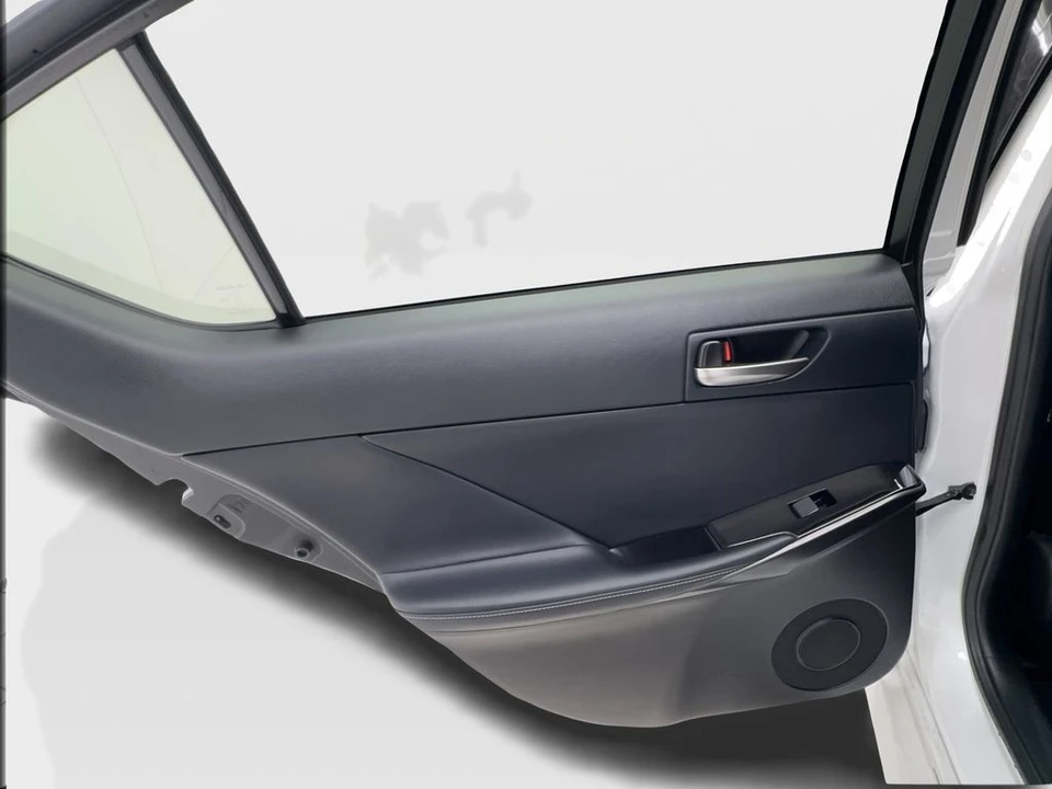 2023 Lexus IS 3rd Gen - Image 26 of 31
