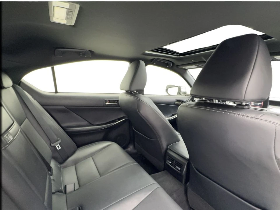 2023 Lexus IS 3rd Gen - Image 27 of 31