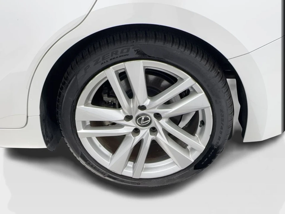 2023 Lexus IS 3rd Gen - Image 12 of 31