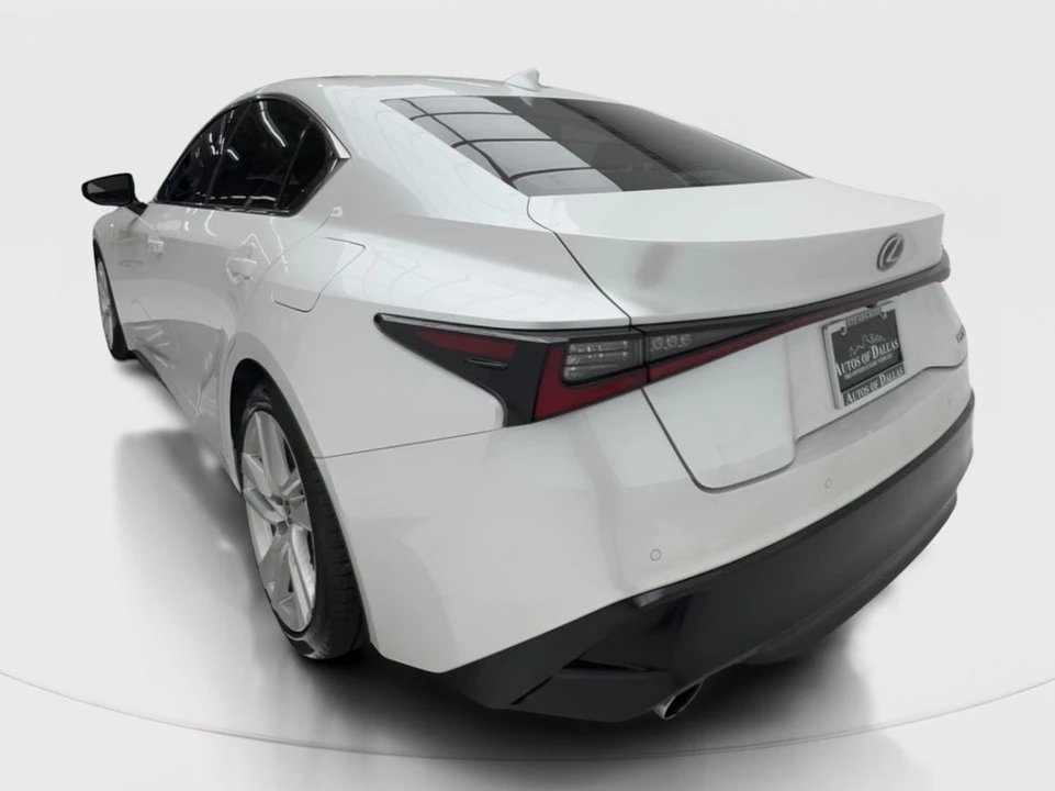 2023 Lexus IS 3rd Gen - Image 10 of 31