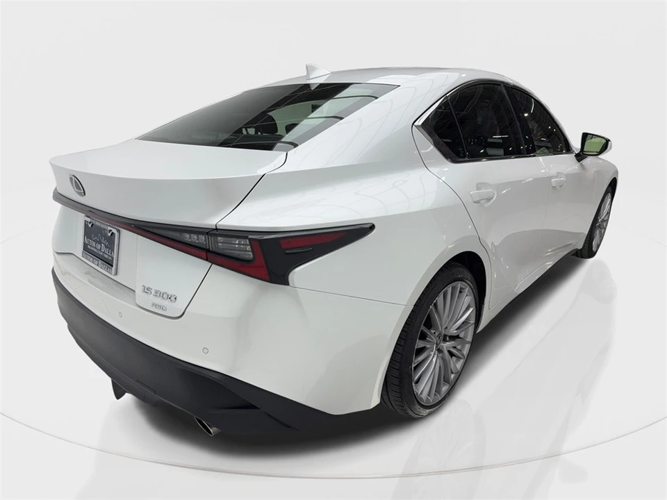 2023 Lexus IS 3rd Gen - Image 9 of 12