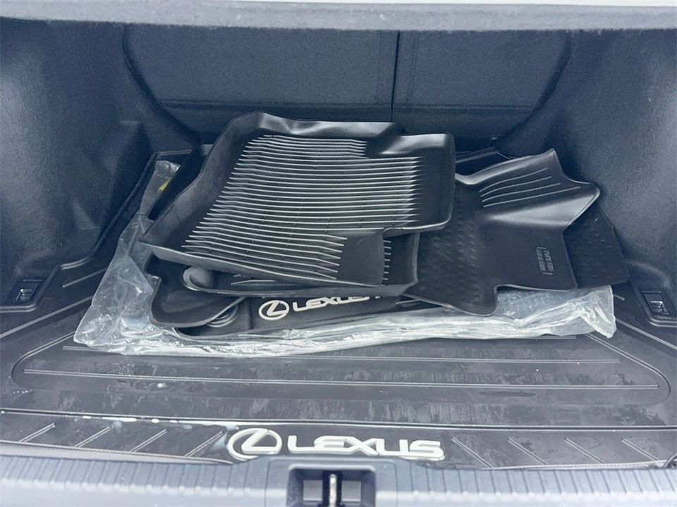 2023 Lexus IS 3rd Gen - Image 12 of 12