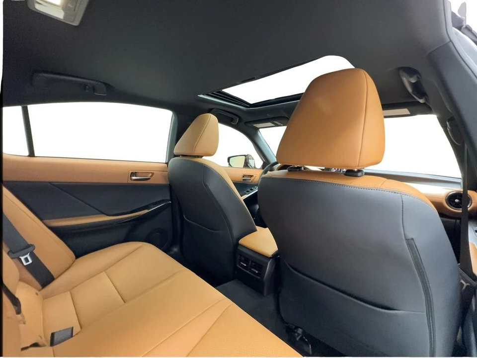 2023 Lexus IS 3rd Gen - Image 27 of 31