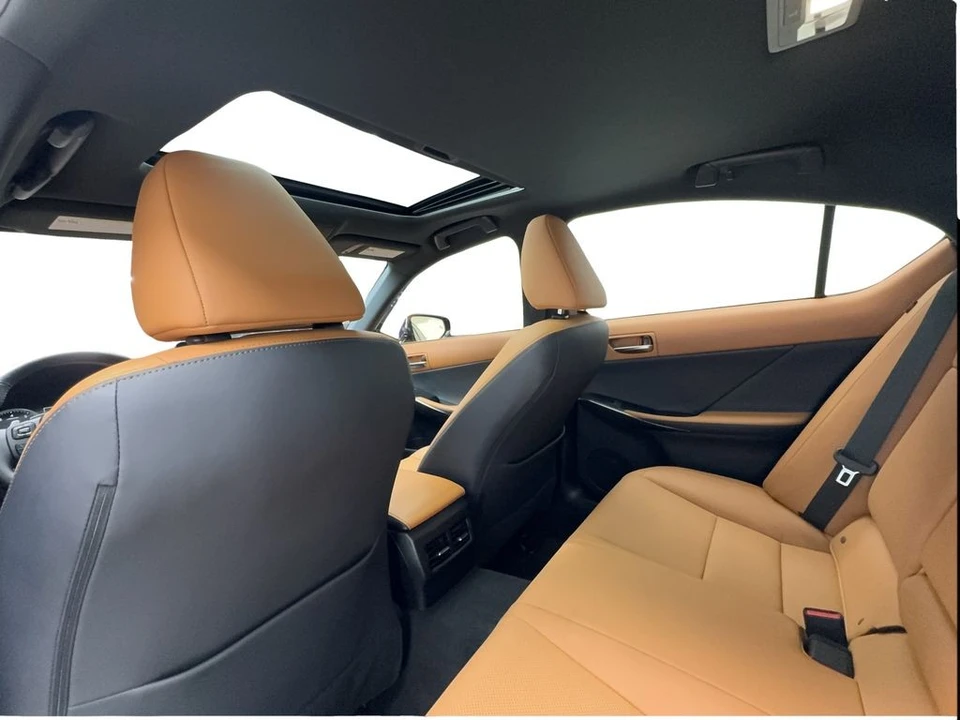 2023 Lexus IS 3rd Gen - Image 24 of 31