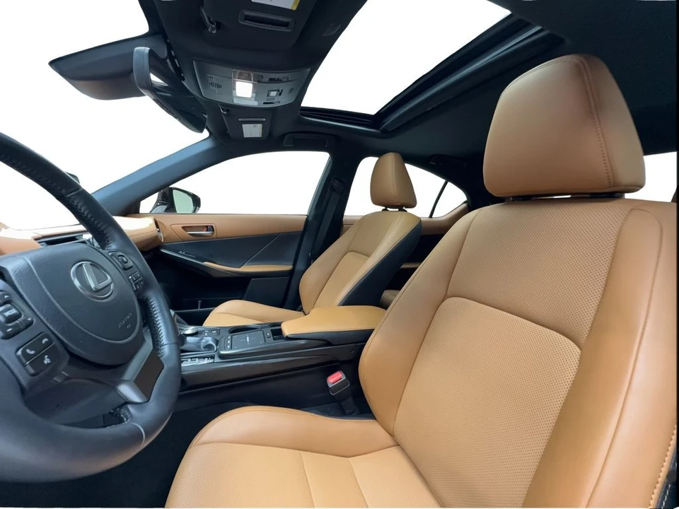 2023 Lexus IS 3rd Gen - Image 19 of 31