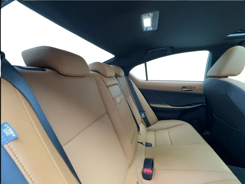2023 Lexus IS 3rd Gen - Image 28 of 31
