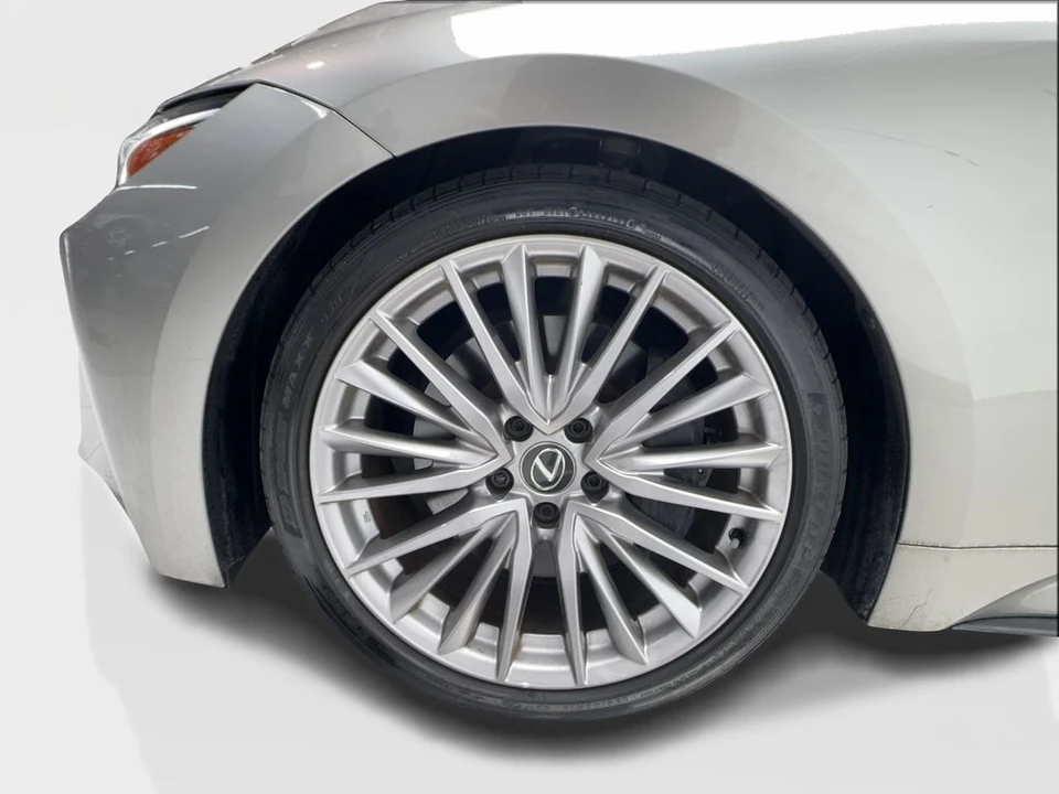 2023 Lexus IS 3rd Gen - Image 13 of 31