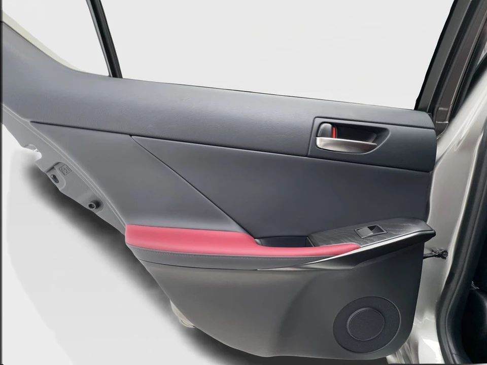 2023 Lexus IS 3rd Gen - Image 27 of 31