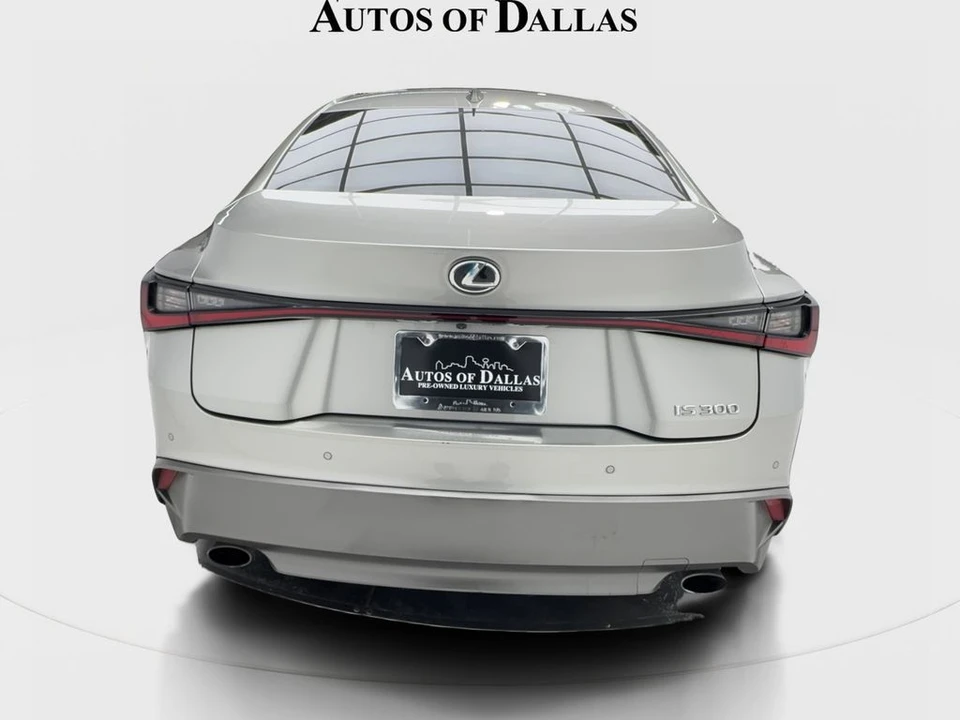 2023 Lexus IS 3rd Gen - Image 9 of 31