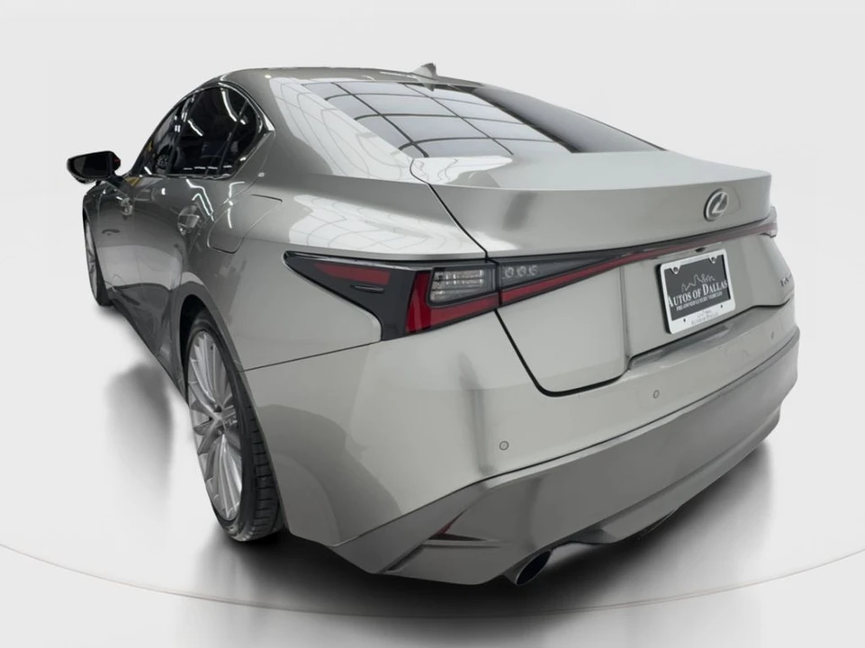 2023 Lexus IS 3rd Gen - Image 10 of 31