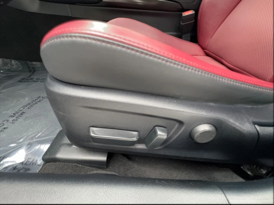 2023 Lexus IS 3rd Gen - Image 23 of 31