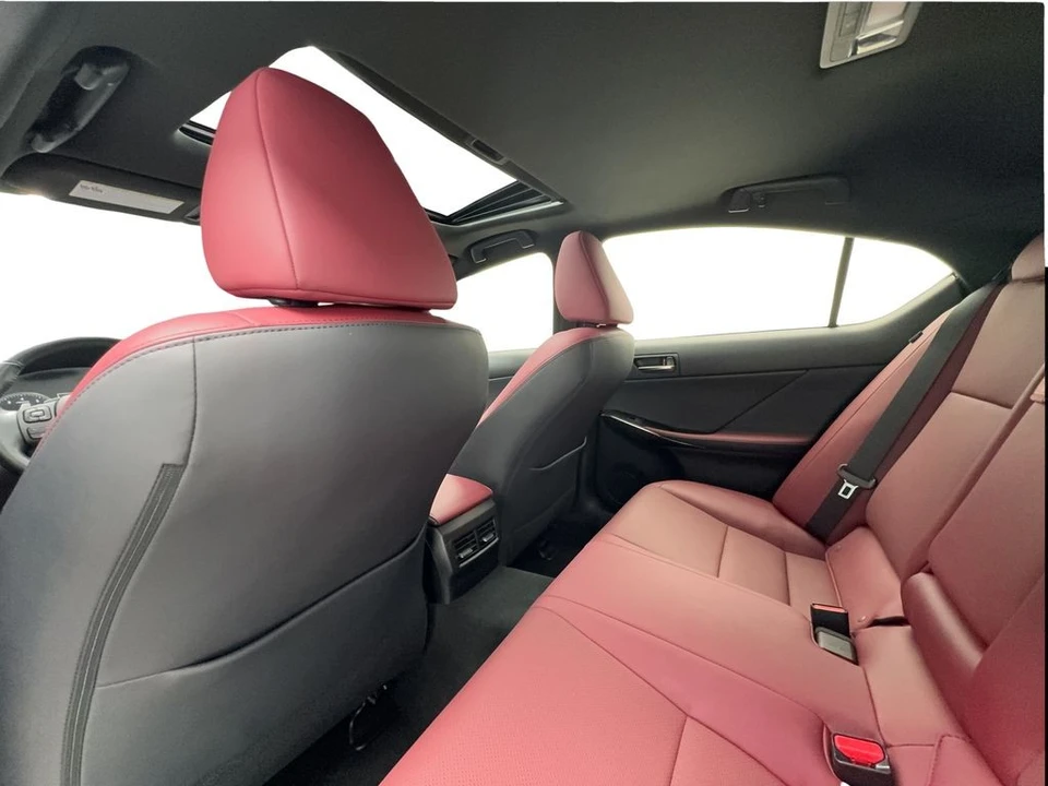 2023 Lexus IS 3rd Gen - Image 25 of 31