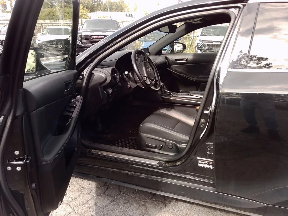 2023 Lexus IS 3rd Gen - Image 9 of 17