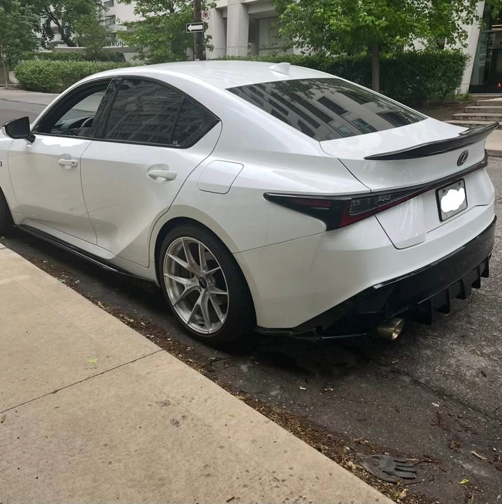 2023 Lexus IS 3rd Gen - Image 4 of 10
