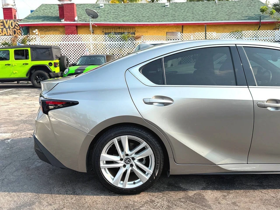2023 Lexus IS 3rd Gen - Image 14 of 31