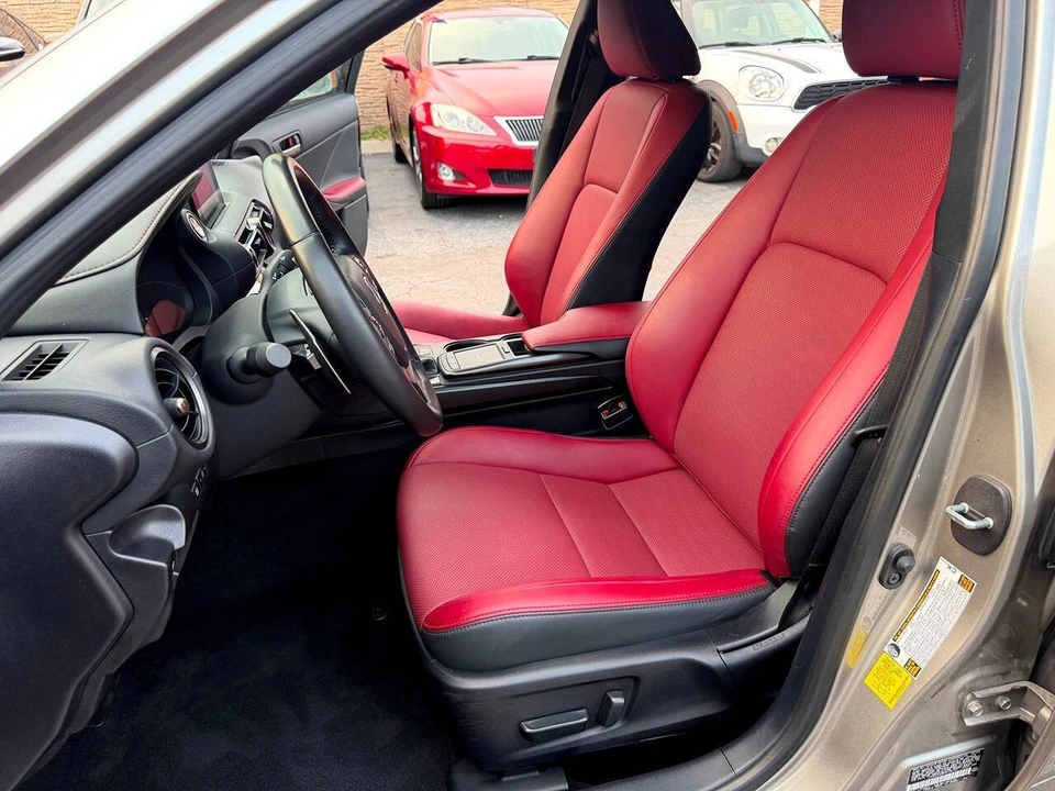2023 Lexus IS 3rd Gen - Image 21 of 31