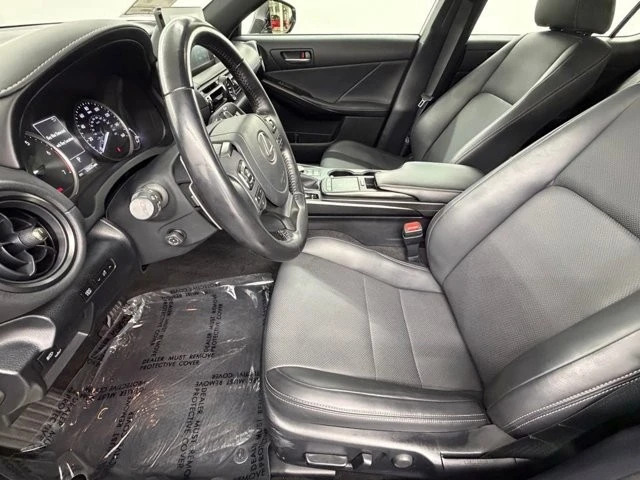 2023 Lexus IS 3rd Gen - Image 20 of 21
