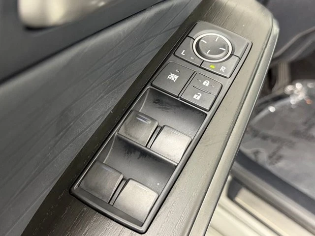 2023 Lexus IS 3rd Gen - Image 18 of 21