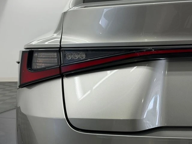2023 Lexus IS 3rd Gen - Image 11 of 21