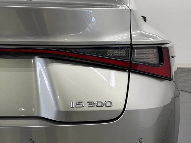 2023 Lexus IS 3rd Gen - Image 12 of 21