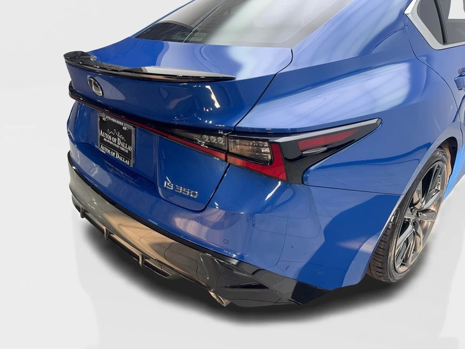2023 Lexus IS 3rd Gen - Image 18 of 21