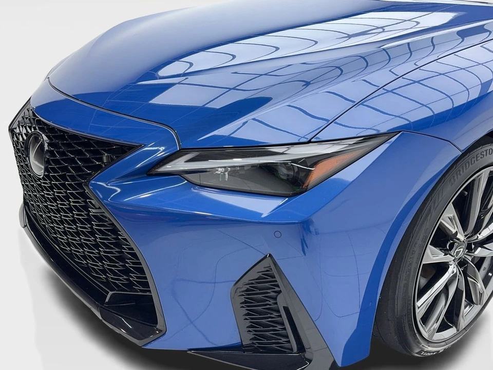 2023 Lexus IS 3rd Gen - Image 5 of 12