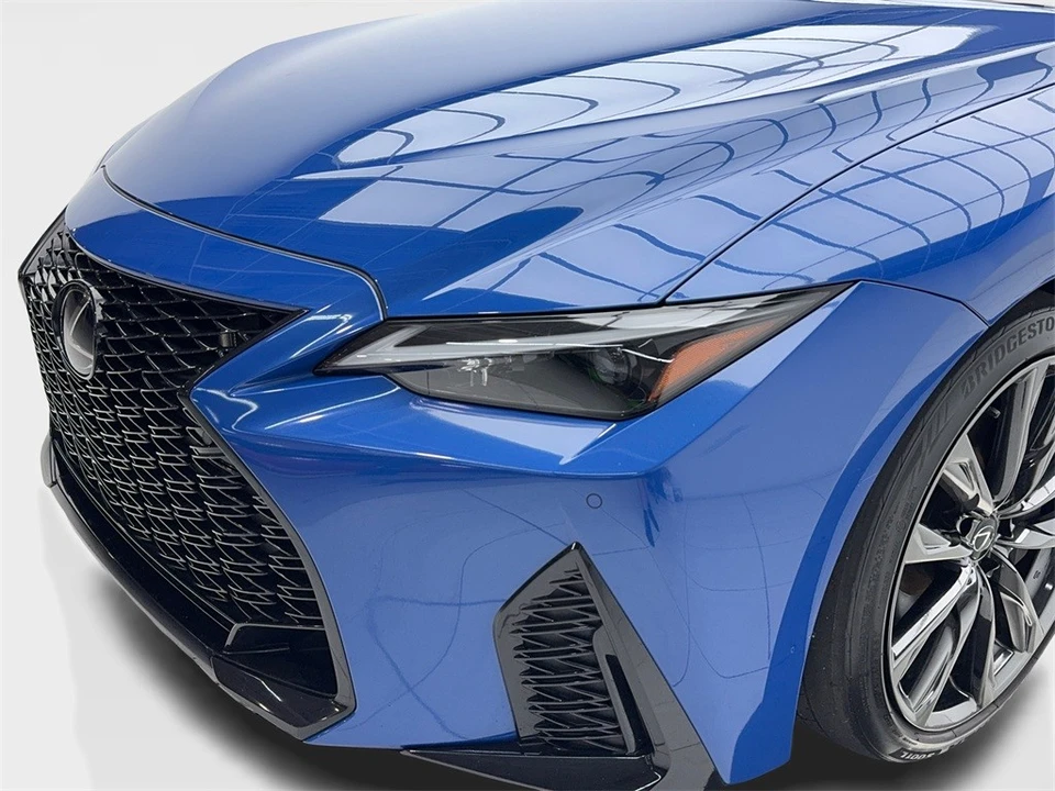 2023 Lexus IS 3rd Gen - Image 5 of 12