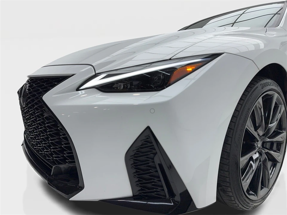 2023 Lexus IS 3rd Gen - Image 5 of 12