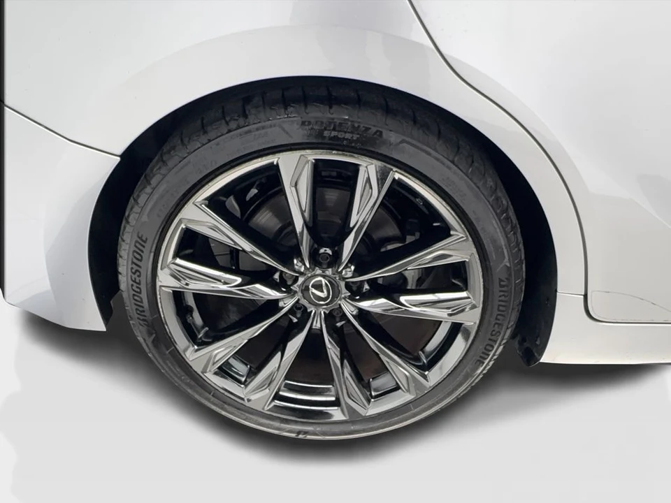 2023 Lexus IS 3rd Gen - Image 16 of 31